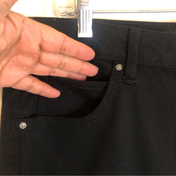 NWOT new Lee Womens Relaxed Fit Mid Rise Size crop black Sz Medium - Picture 7 of 12
